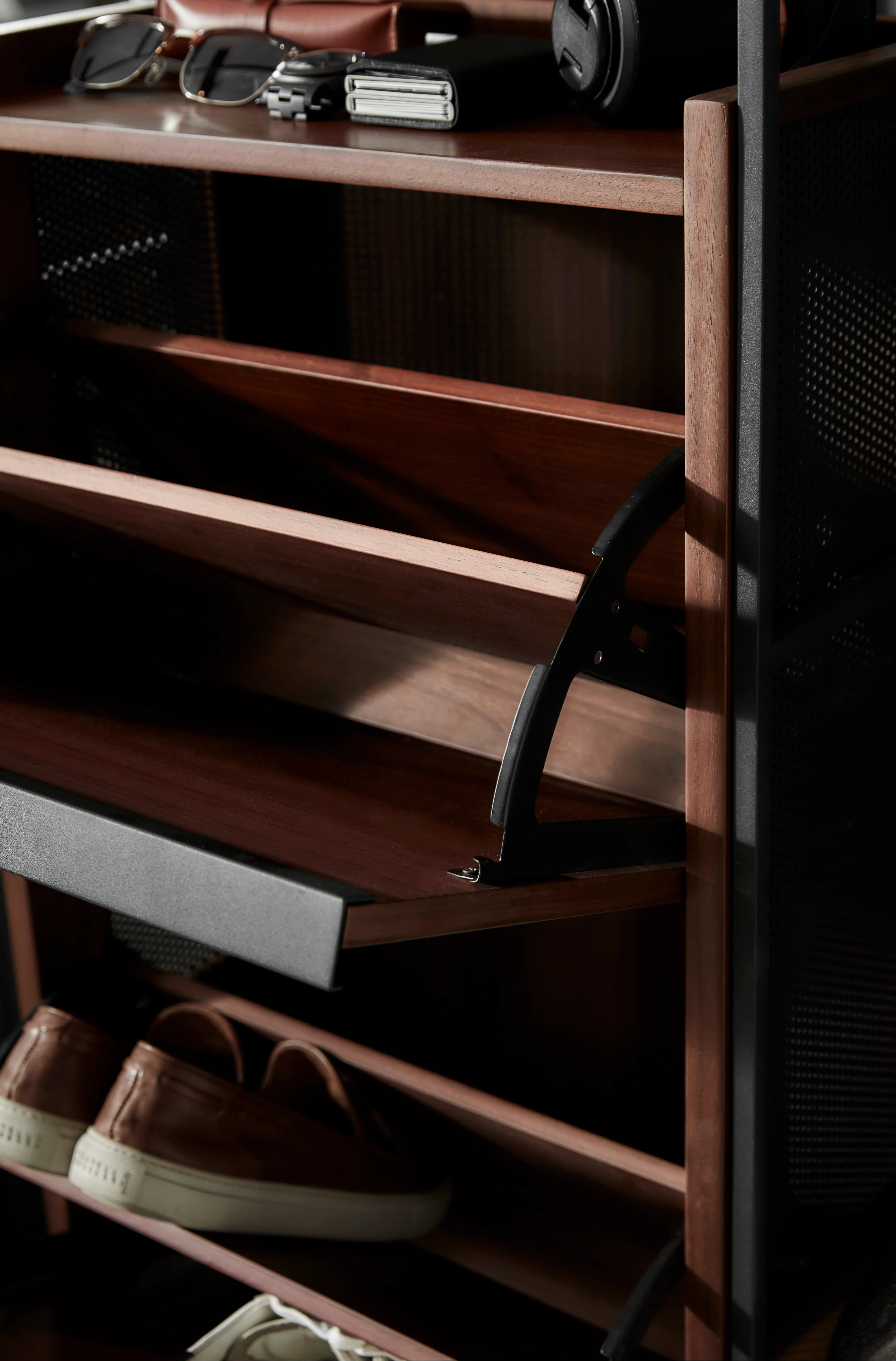 Cadre Shoe Rack - Image 4