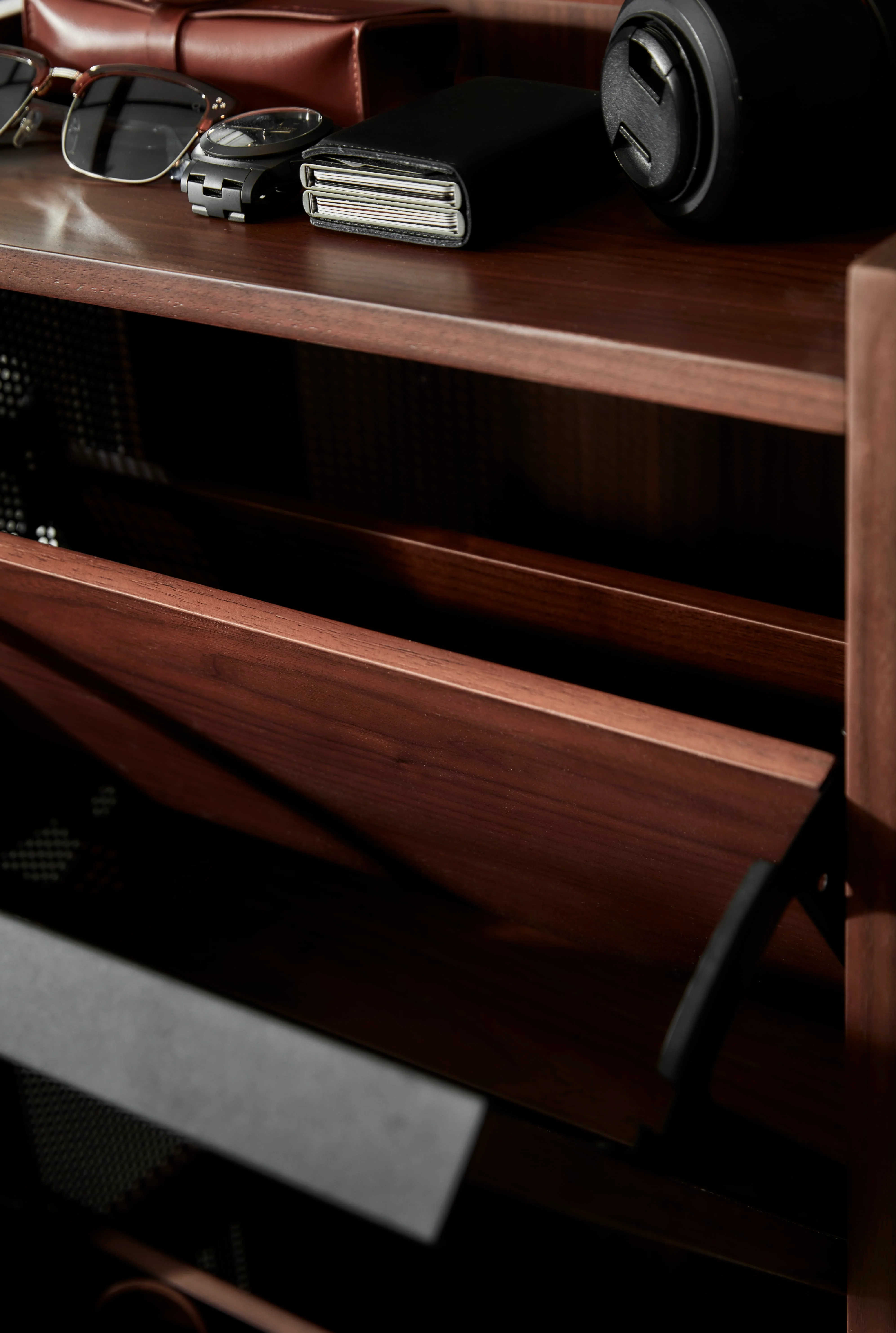 Cadre Shoe Rack - Image 5