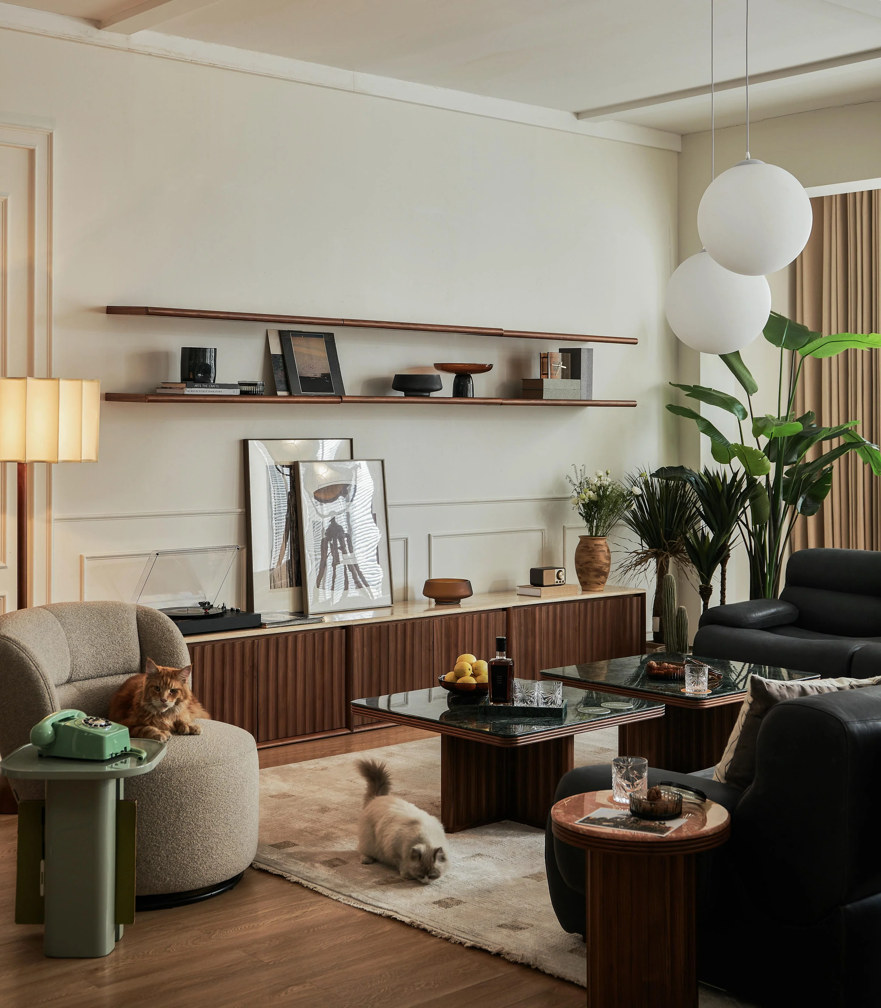 Hotel Paradiso TV Unit - Image 8