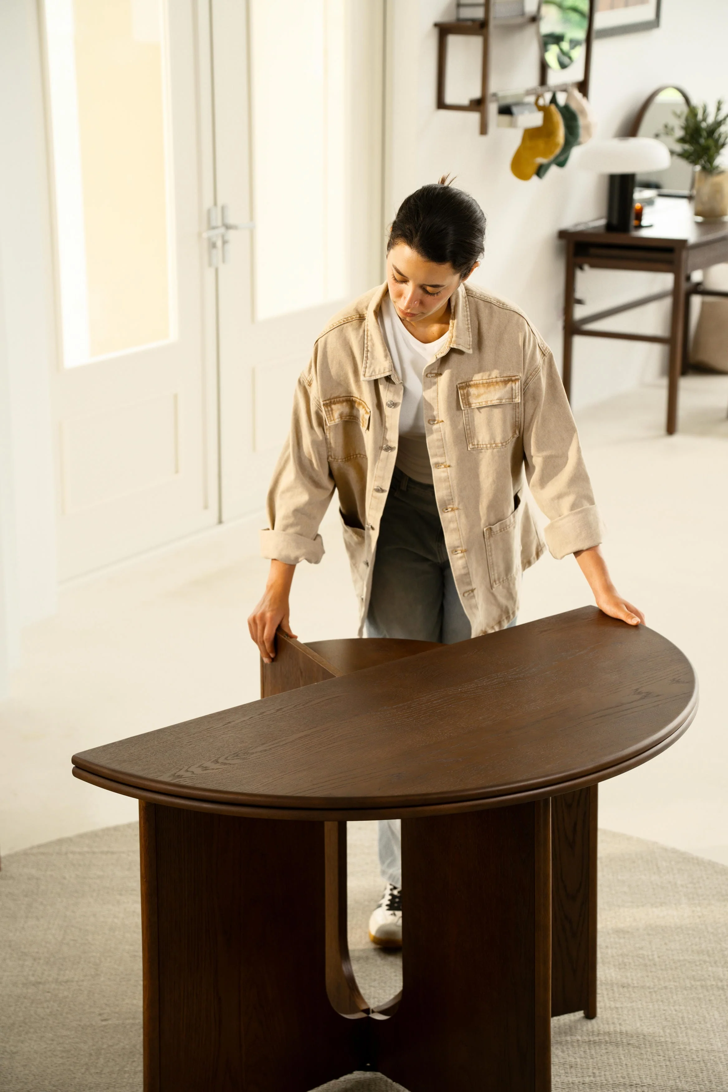 Rituals Round Dining Table - Image 13