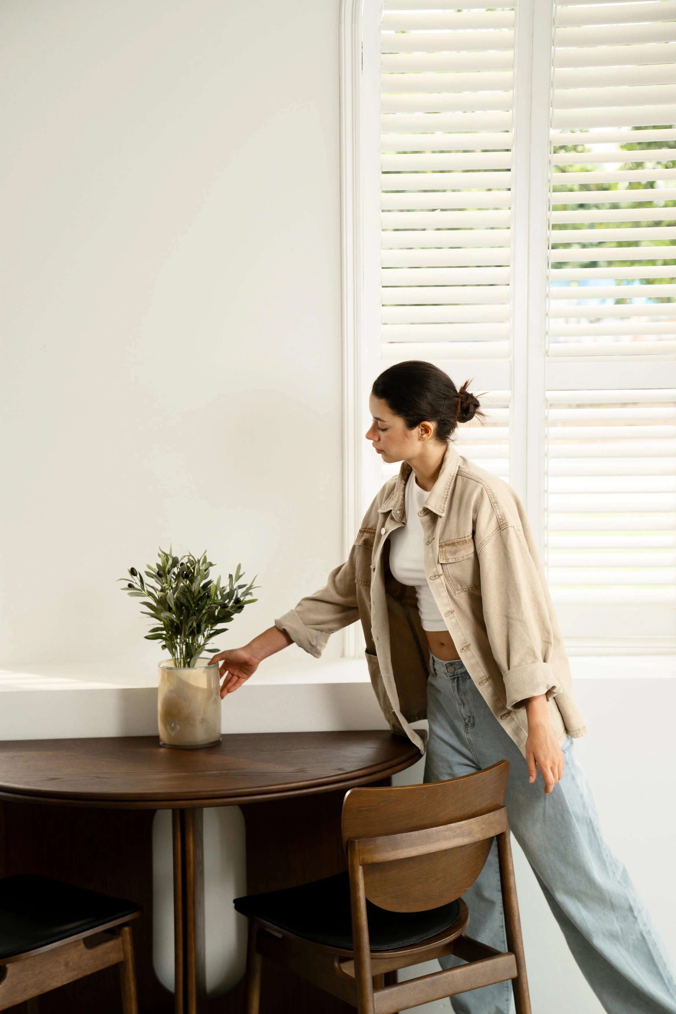 Rituals Round Dining Table - Image 14