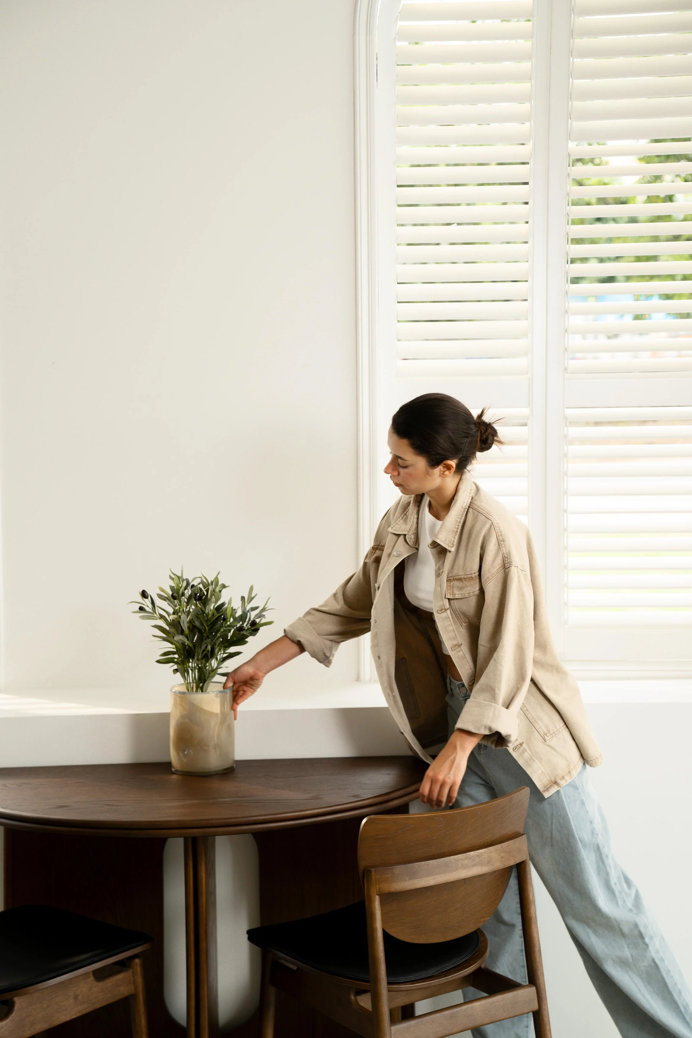 Rituals Round Dining Table - Image 15
