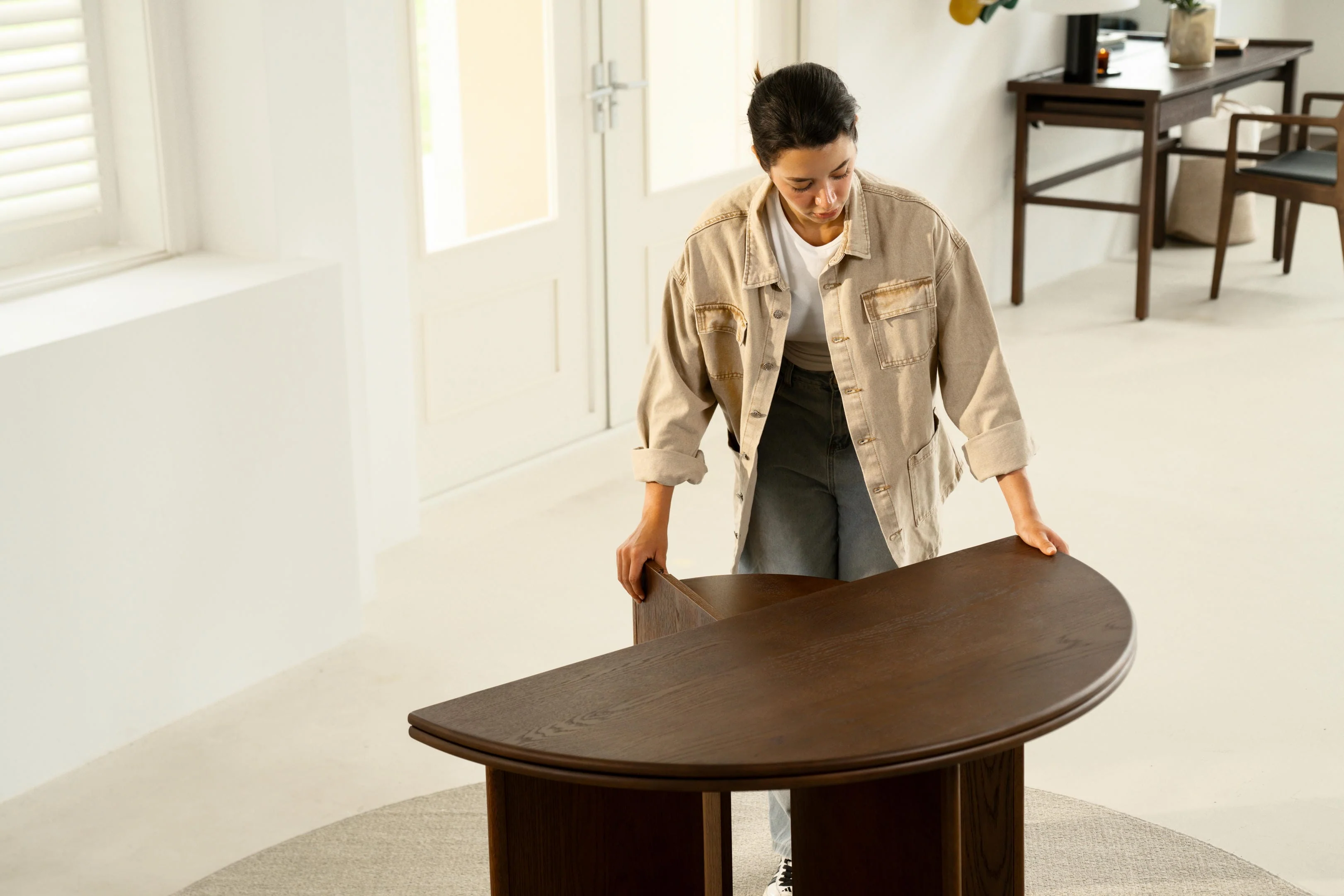 Rituals Round Dining Table - Image 18